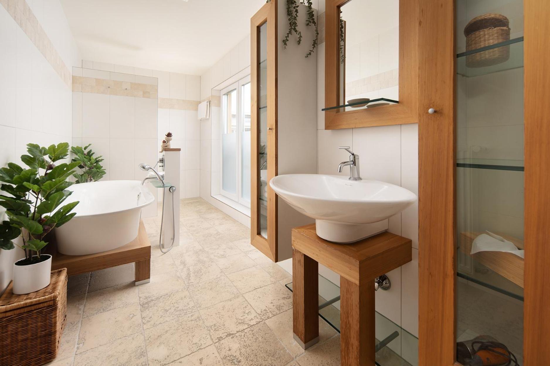 Hotel Vier Jahreszeiten An Der Therme & Kliniken Bad Krozingen Naehe Freiburg & Schwarzwald Ideal Fuer Wellness Kur & Business Ausfluege 24H Check In- Wlan & Parken Gratis Exterior photo