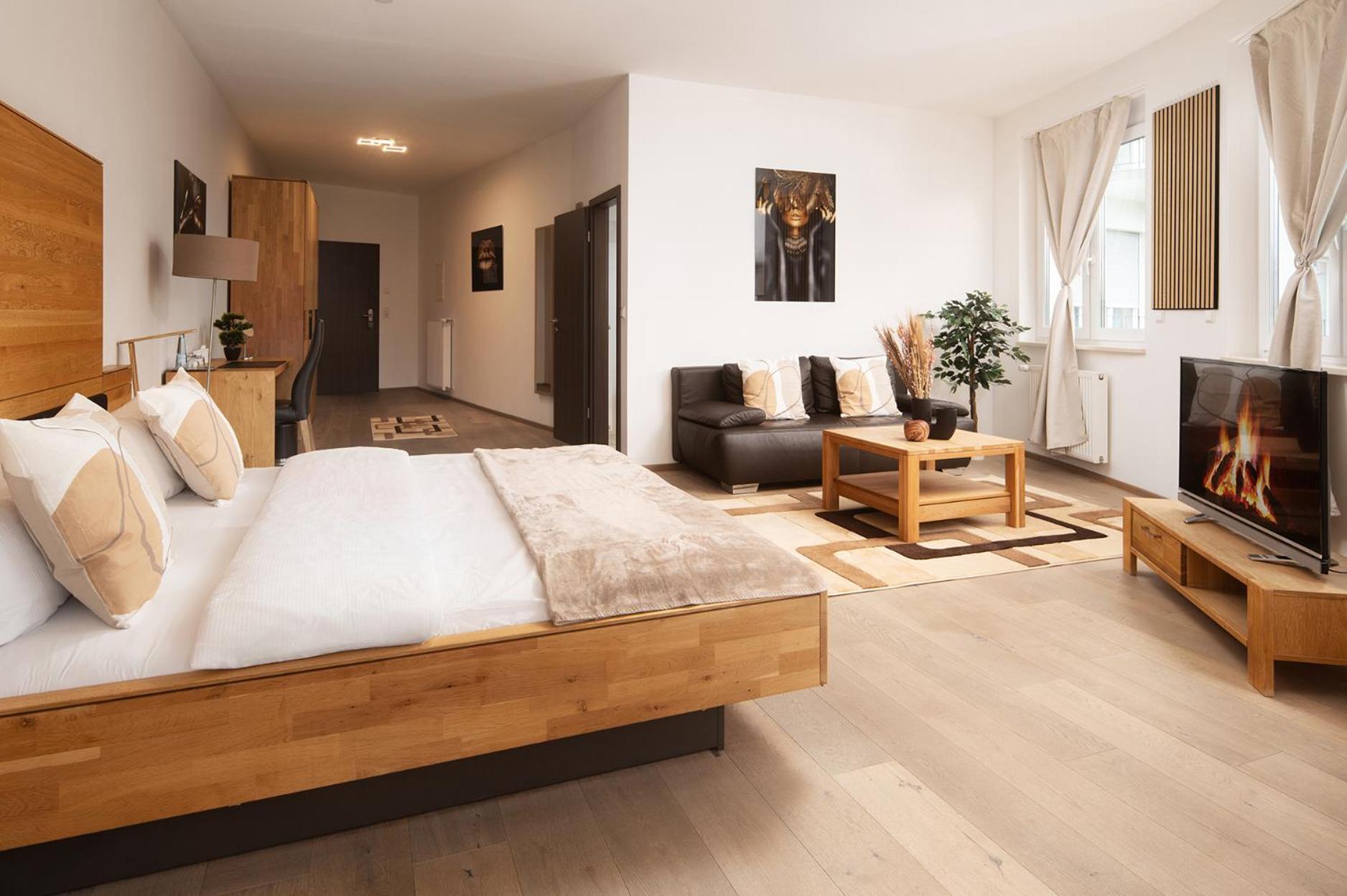 Hotel Vier Jahreszeiten An Der Therme & Kliniken Bad Krozingen Naehe Freiburg & Schwarzwald Ideal Fuer Wellness Kur & Business Ausfluege 24H Check In- Wlan & Parken Gratis Exterior photo