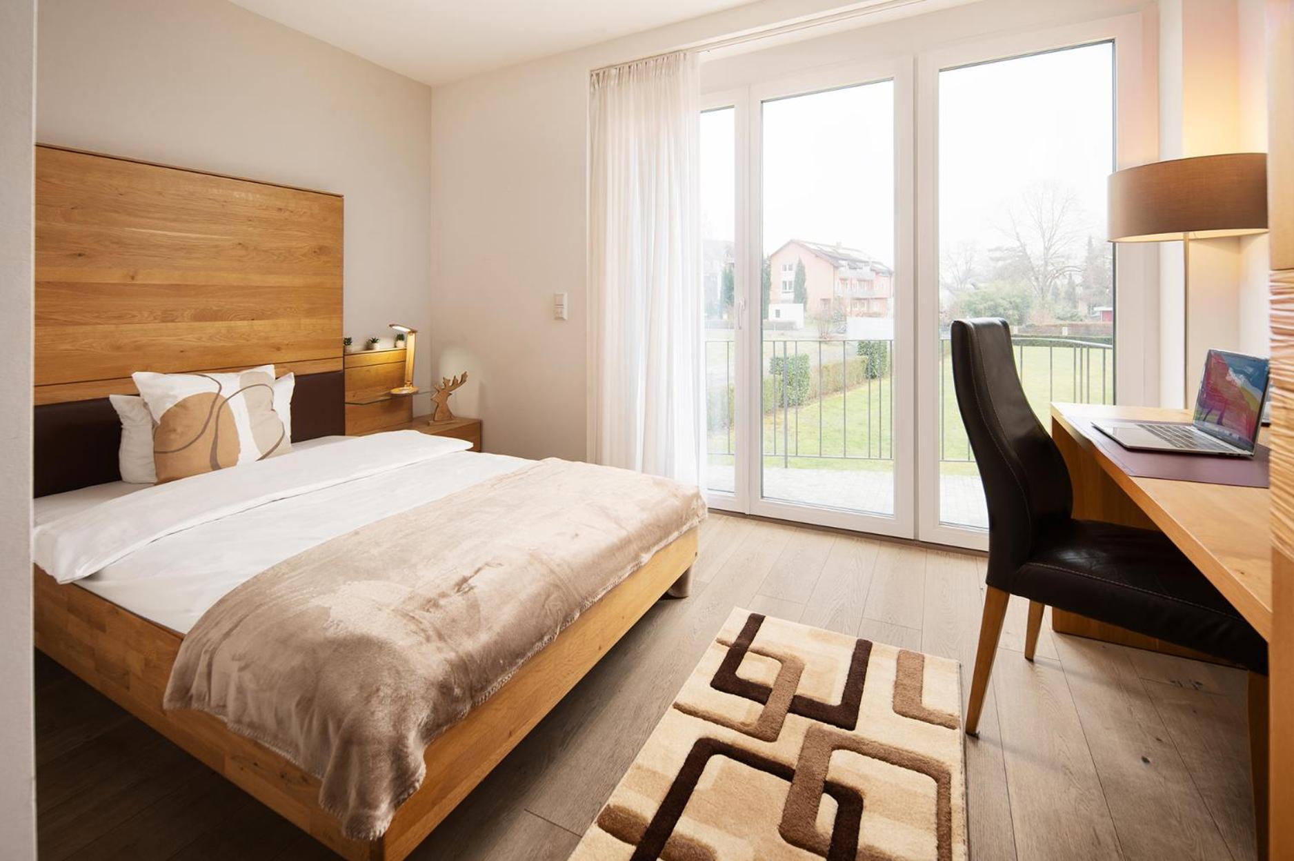 Hotel Vier Jahreszeiten An Der Therme & Kliniken Bad Krozingen Naehe Freiburg & Schwarzwald Ideal Fuer Wellness Kur & Business Ausfluege 24H Check In- Wlan & Parken Gratis Exterior photo